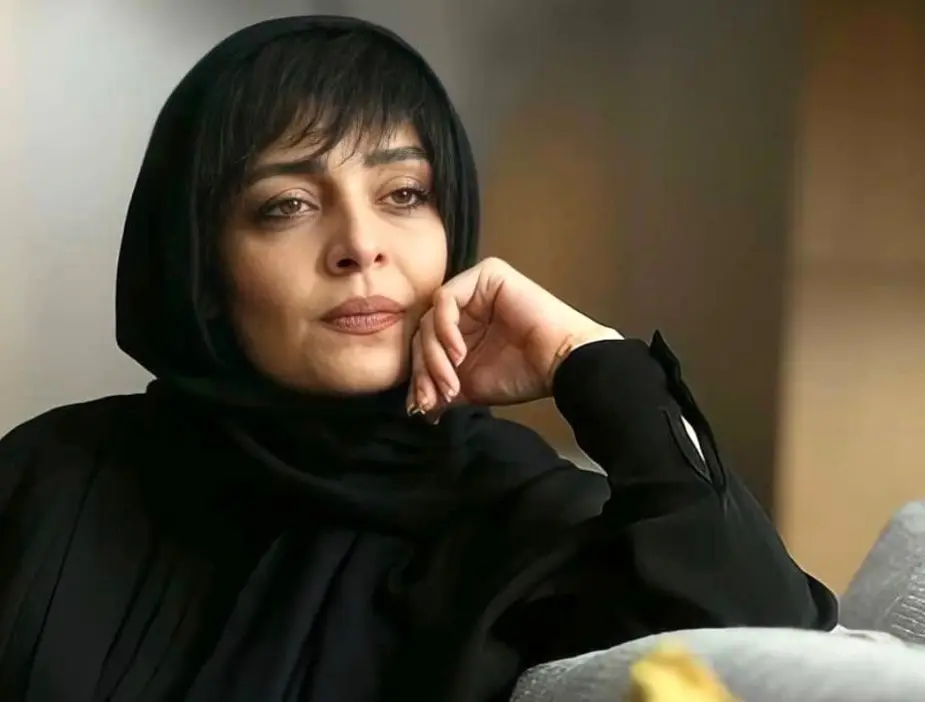 ساره بیات
