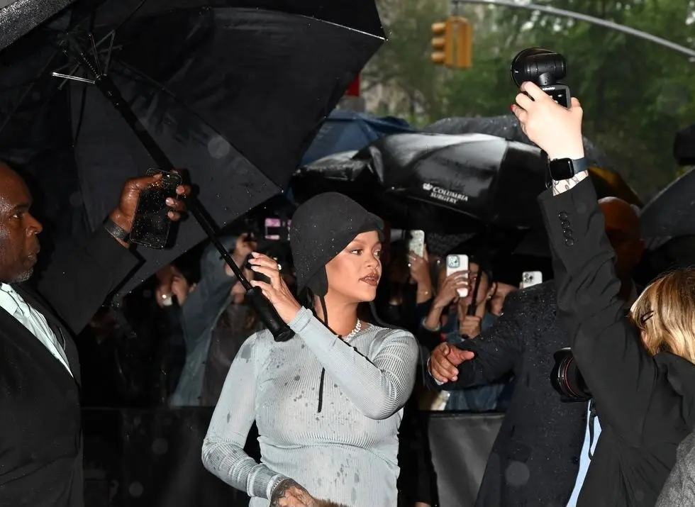 rihanna-at-the-carlyle-hotel-before-the-2025-met-gala-news-photo-1746483391.pjpeg