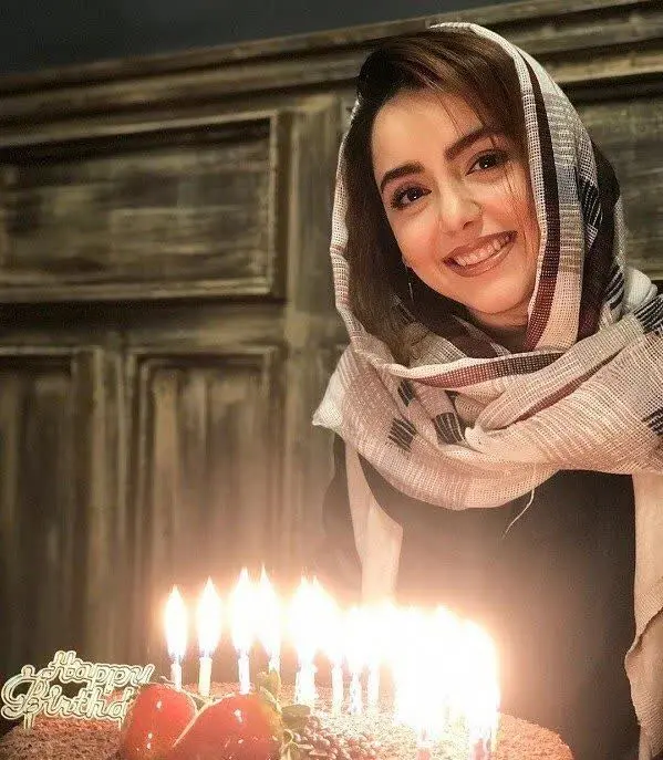 نازنین بیاتی