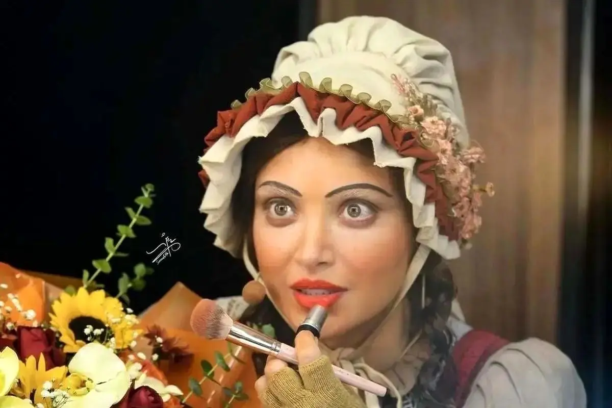 تصاویر جدید بهنوش طباطبایی در استایل کویر گردی و سلفی با شتر جنجالی و وایرال شد