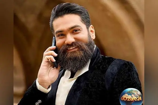 اجرای زنده و بی‌نظیر علی زندوکیلی در خودرو با استایل گنگ + فیلم کامل