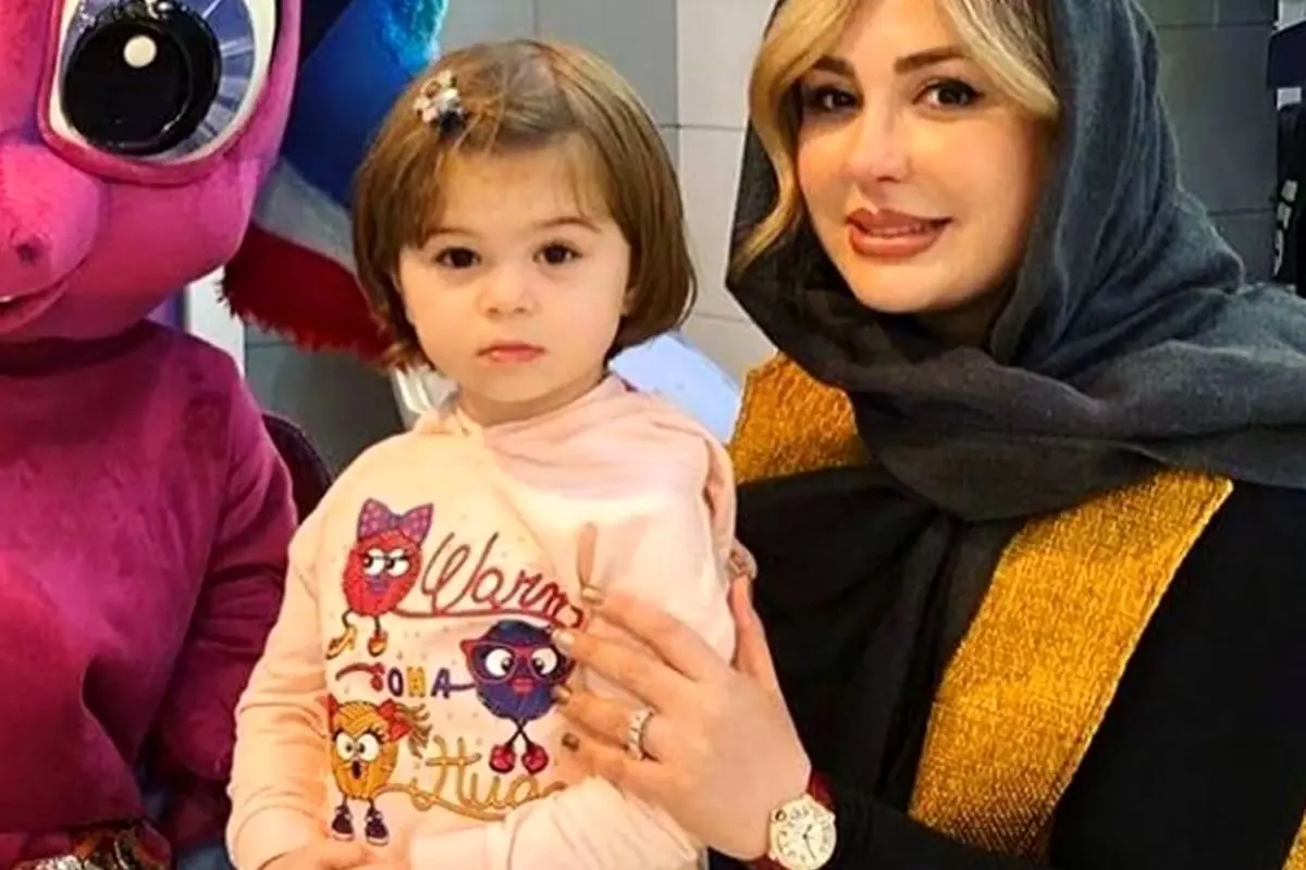 عکس سلفی مادر و دختر نیوشا ضیغمی و لنا خانوم کوچولو + جزئیات زندگی و فعالیتهای هنری