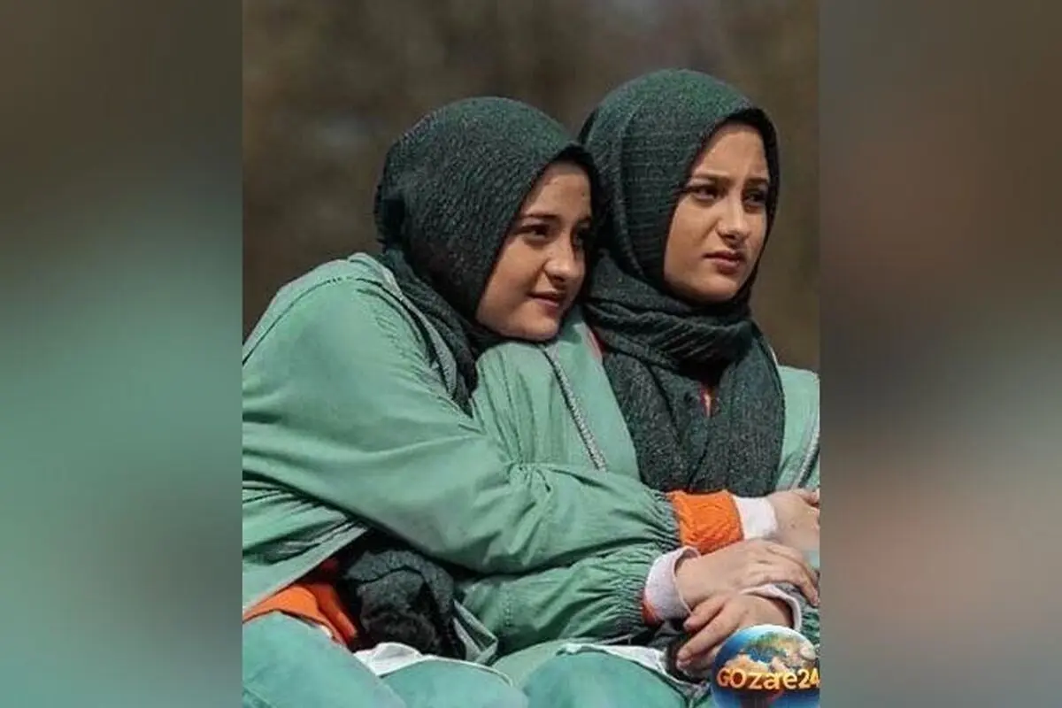 تصویر جدید و متفاوت از سارا و نیکا فرقانی‌اصل در تهران؛ بازیگران «پایتخت» در ۲۱ سالگی