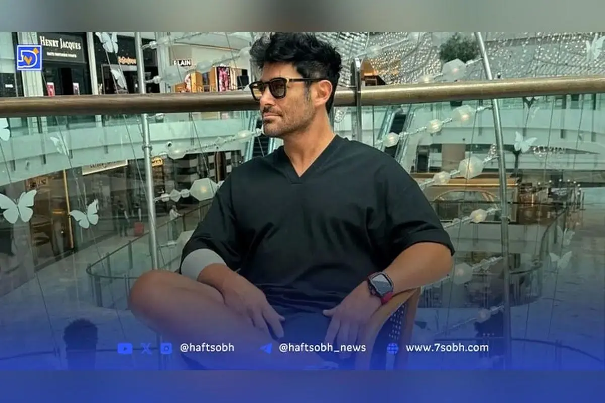 عکس نادر و خاطره‌انگیز دیدار «محمدرضا گلزار» و «بهروز وثوقی» در سال ۹۵؛ پلی میان نسل‌های ستاره‌های سینمای ایران