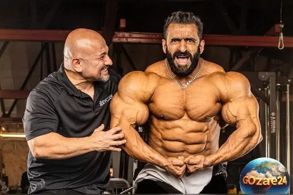 خلاقیت بی‌نظیر راننده نیسان آبی گیلانی با نصب تصاویر هادی چوپان و آرنولد بر روی خودرو، حماسه‌ای جدید در فضای مجازی + فیلم