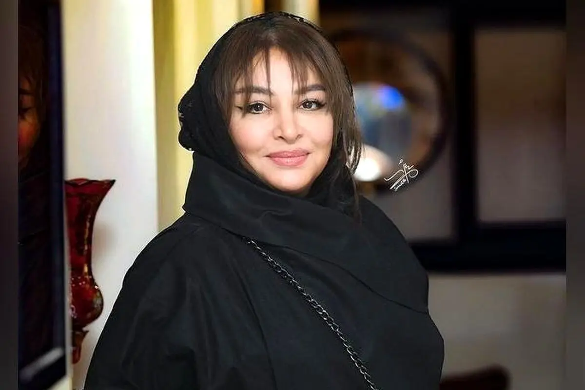 تصویر مه‌لقا باقری مقابل دیوار آجری: استایل خاص و جذاب در عکاسی پرتره