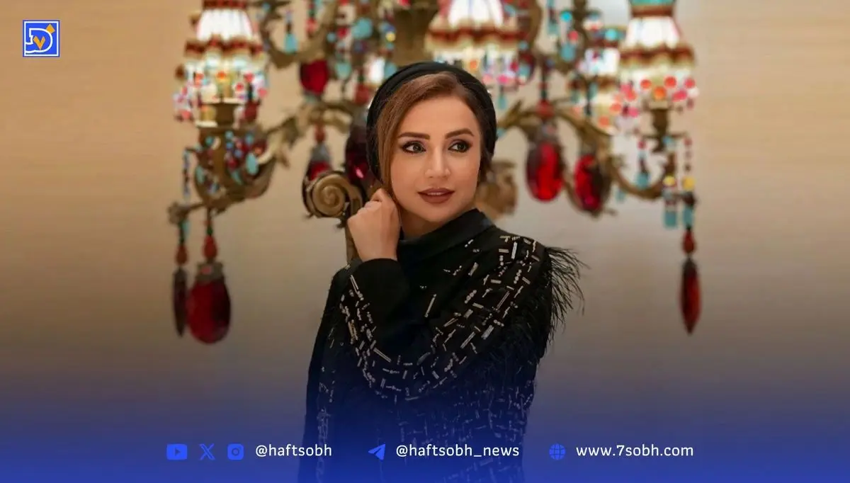 تراس لاکچری و دلباز شبنم قلی‌خانی با گل‌های شمعدونی و طراحی ساده اما شیک | عکس‌های جذاب و خاص