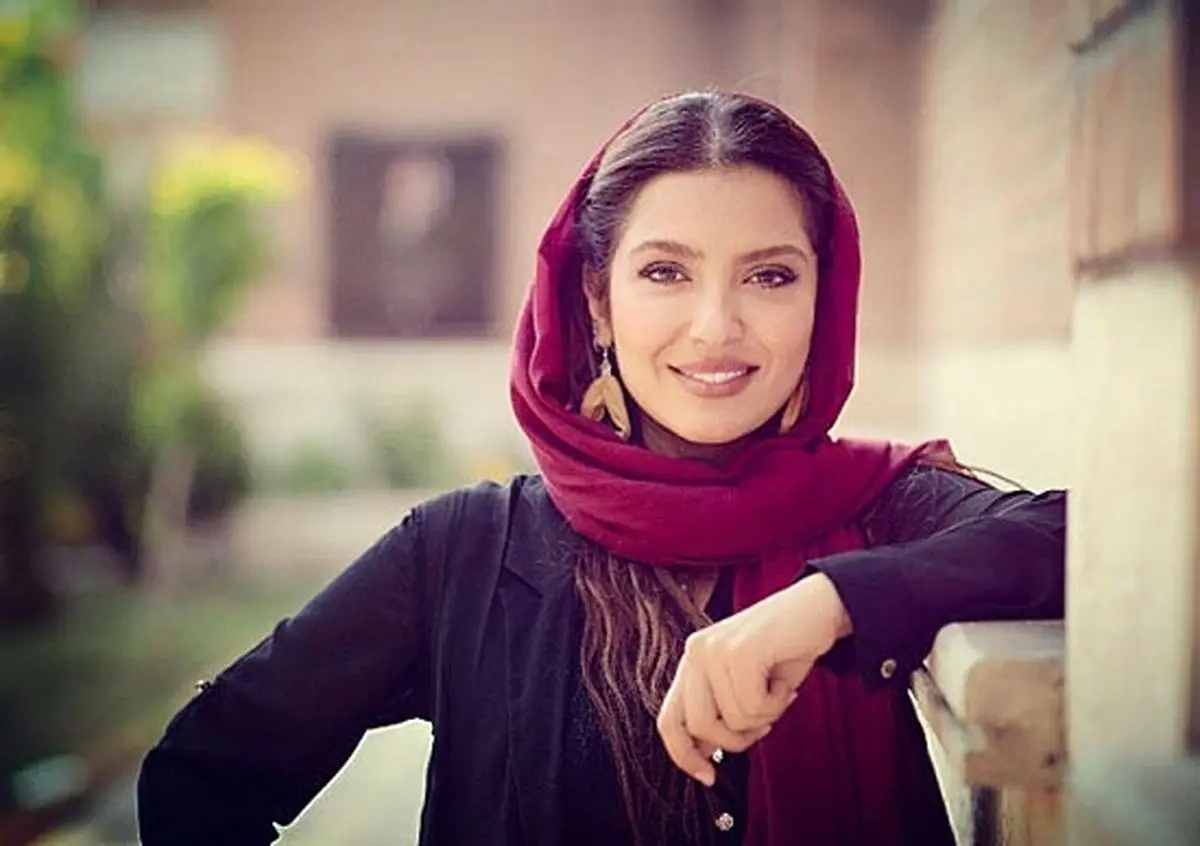 "چهره متفاوت مونا کرمی در روزهای پایانی بارداری + عکس‌های جدید و جزئیات"