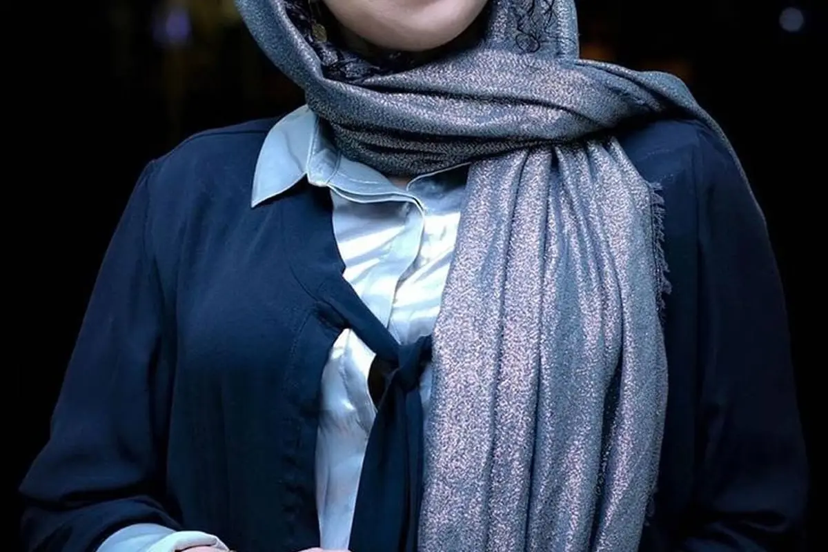 روشنک عجمیان در جشن حافظ با استایل سبز نعنایی و حجاب کامل + عکس جدید در اینستاگرام