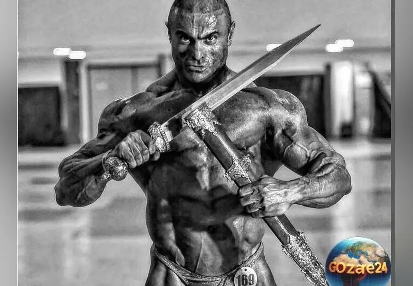 جعفر غفارنژاد، بدنساز مازندرانی، با اجرای آهنگ محلی مازندران، غوغای موسیقی و ورزش را همزمان برپا کرد