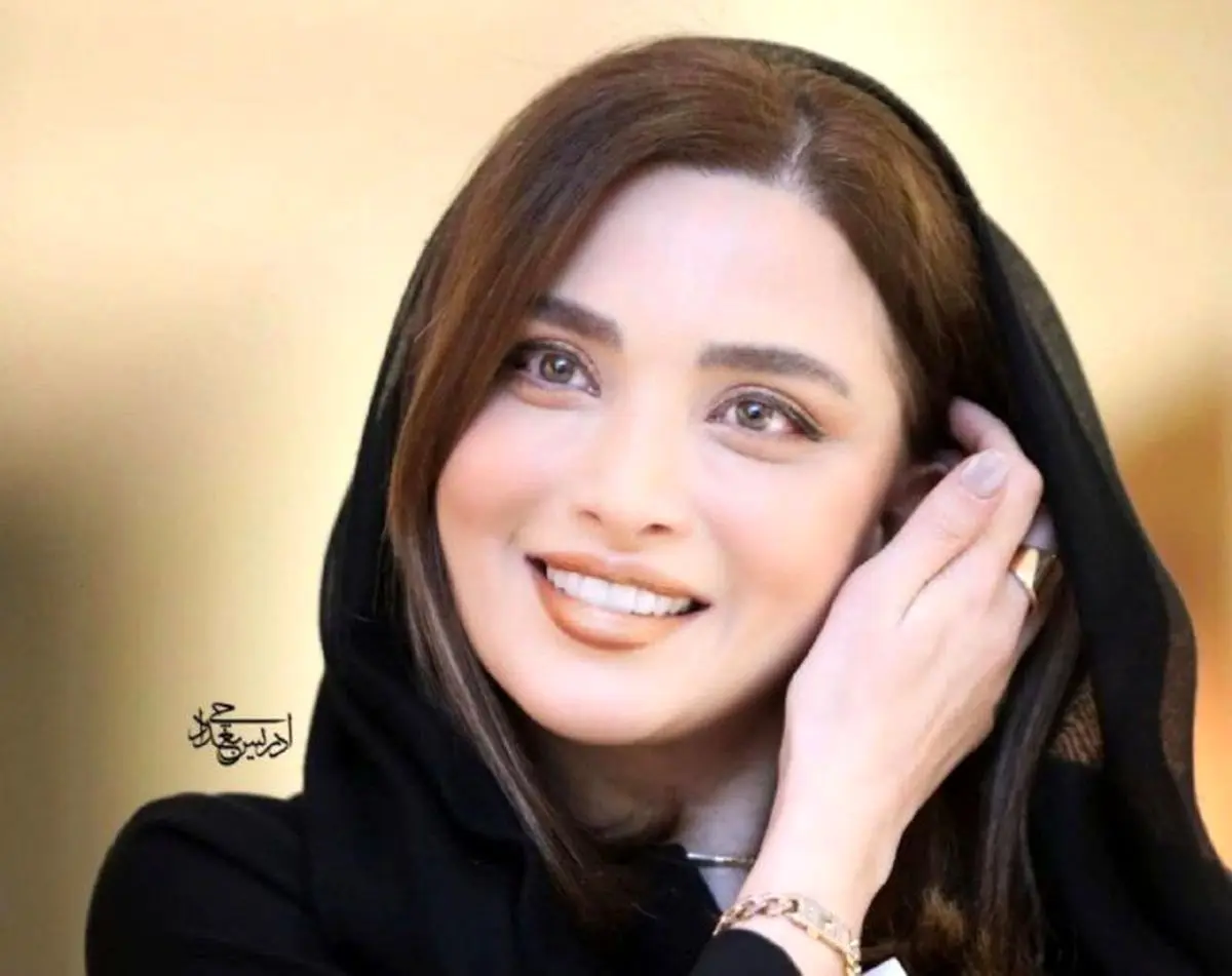 درخشش بی‌نظیر بهنوش طباطبایی در نکوداشت گلاب آدینه؛ استایل شیک و میکاپ جسورانه + عکس