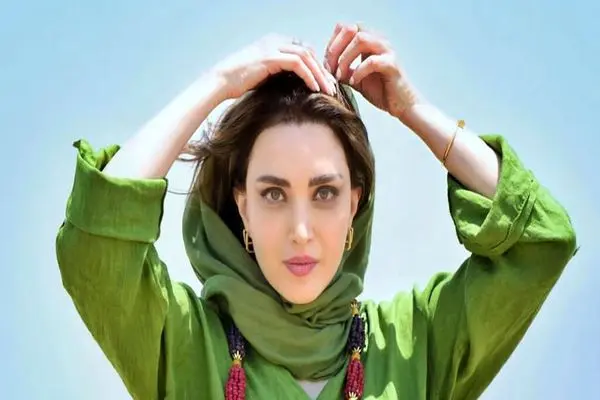تصاویر کودکی بهنوش طباطبایی با لباس محلی در جشن خانوادگی؛ بازیگر سینما و تلویزیون در کنار گذشته جذاب خود