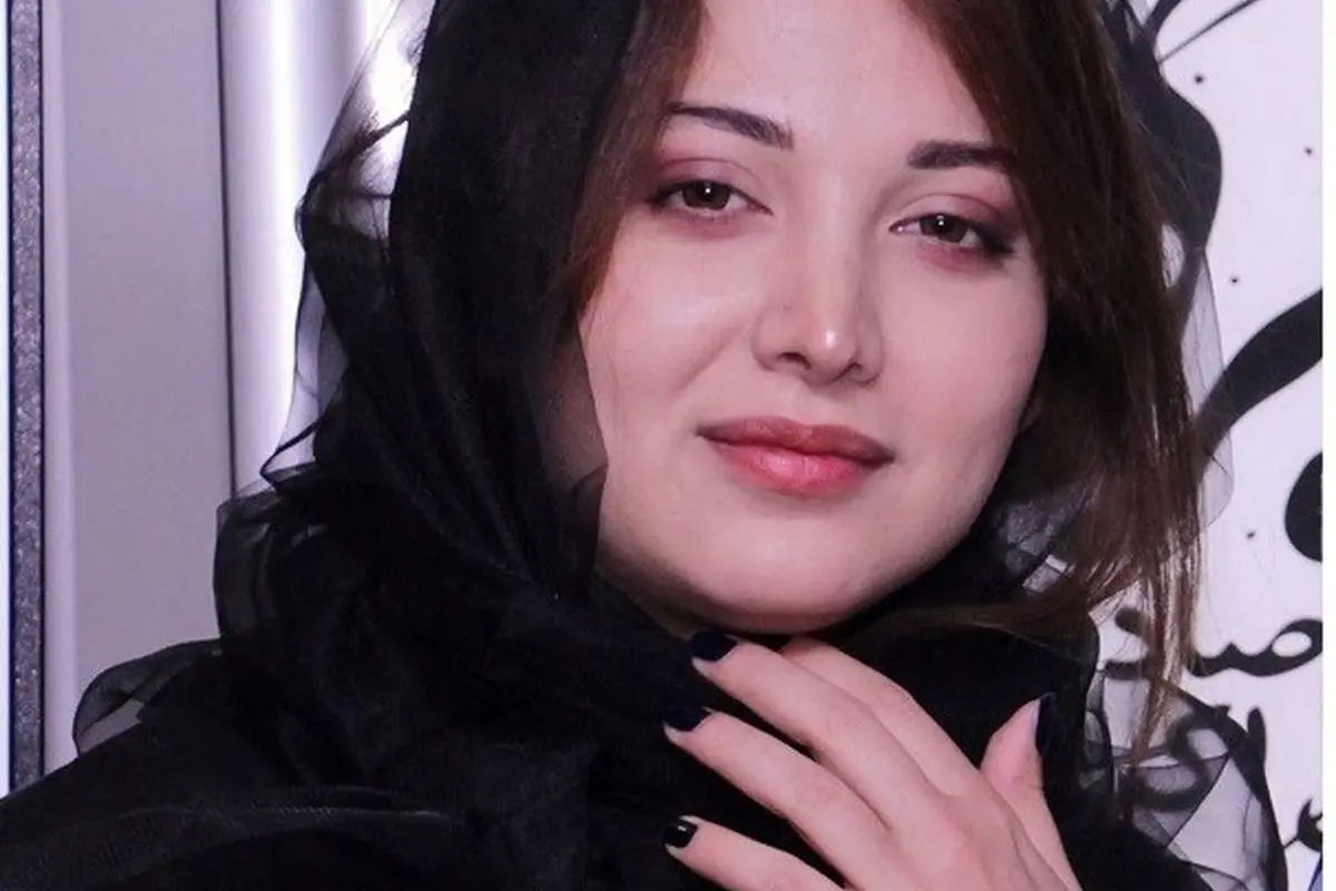 روشنک گرامی با استایل شاد و خنک در اکران فیلم کوزوو؛ دلبری با شلوار بگ و گل من گلی تابستانه