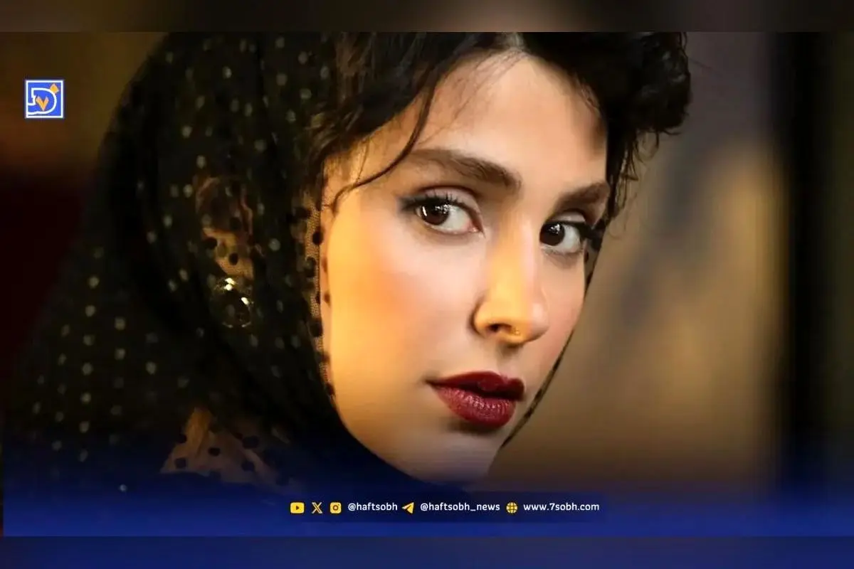 تیپ و استایل خاص و کلاسیک فرانسوی لاله مرزبان در ۲۸ سالگی؛ شوک بزرگ به طرفداران با دستکش و کلاه متفاوت