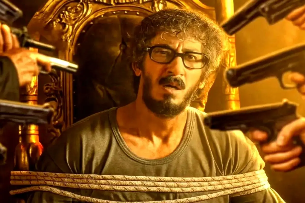 پوستر فیلم مرد عینکی با بازی بهرام افشاری منتشر شد؛ فیلمی کمدی و پرمحتوا که از ۱ مرداد در سینماها روی پرده می‌رود