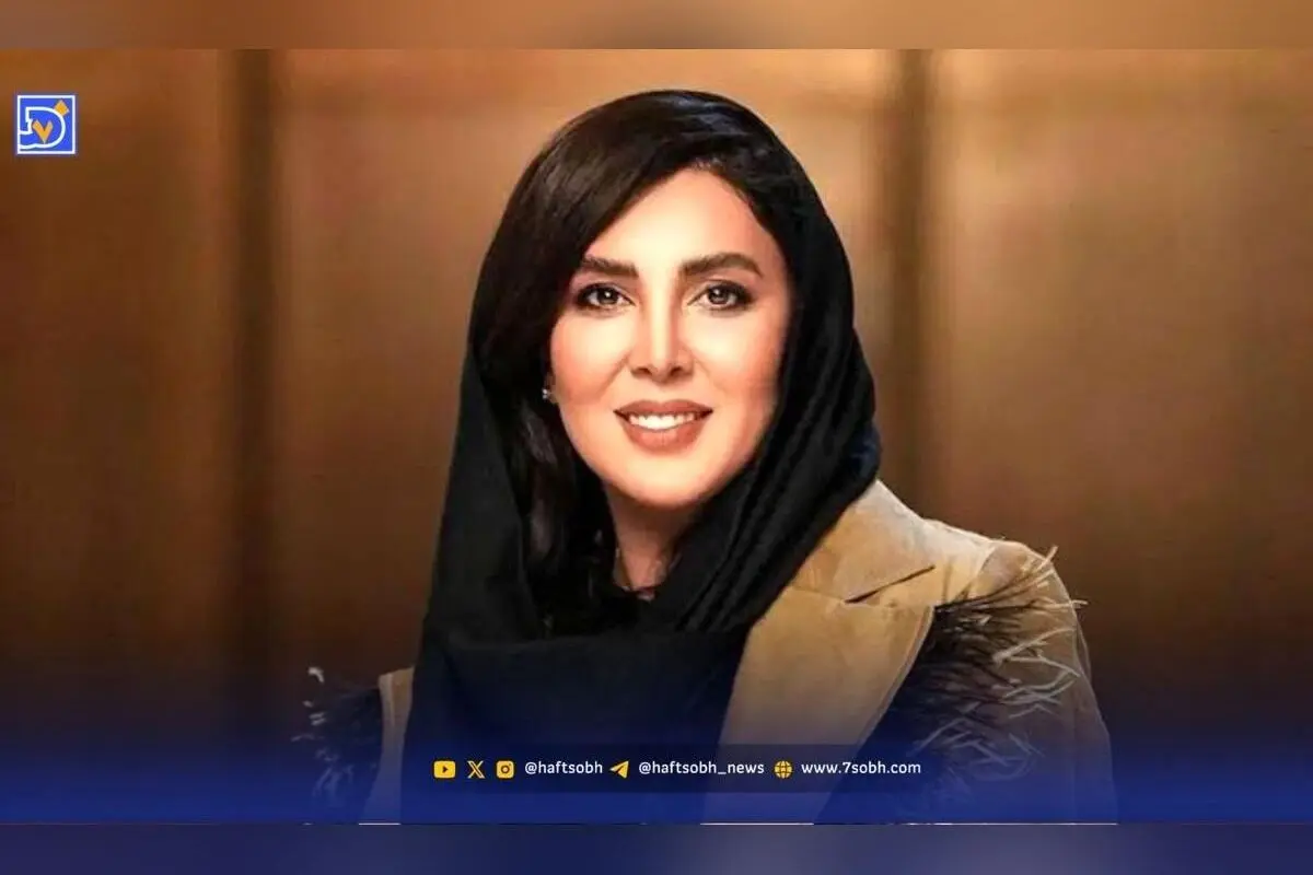 لیلا بلوکات در ۴۲ سالگی مقابل تصویر کودکی‌اش در آغوش پدر؛ سفر در زمان هنرپیشه محبوب ایران
