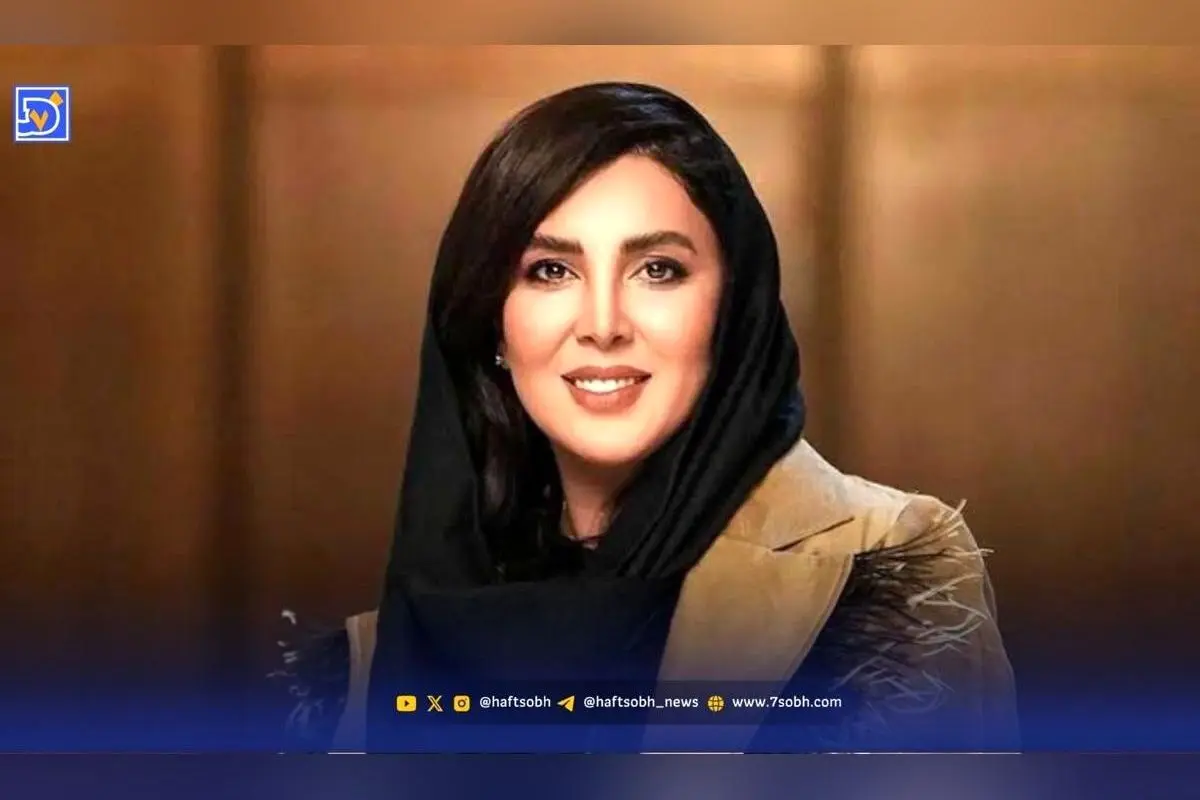 لیلا بلوکات در ۴۲ سالگی مقابل تصویر کودکی‌اش در آغوش پدر؛ سفر در زمان هنرپیشه محبوب ایران