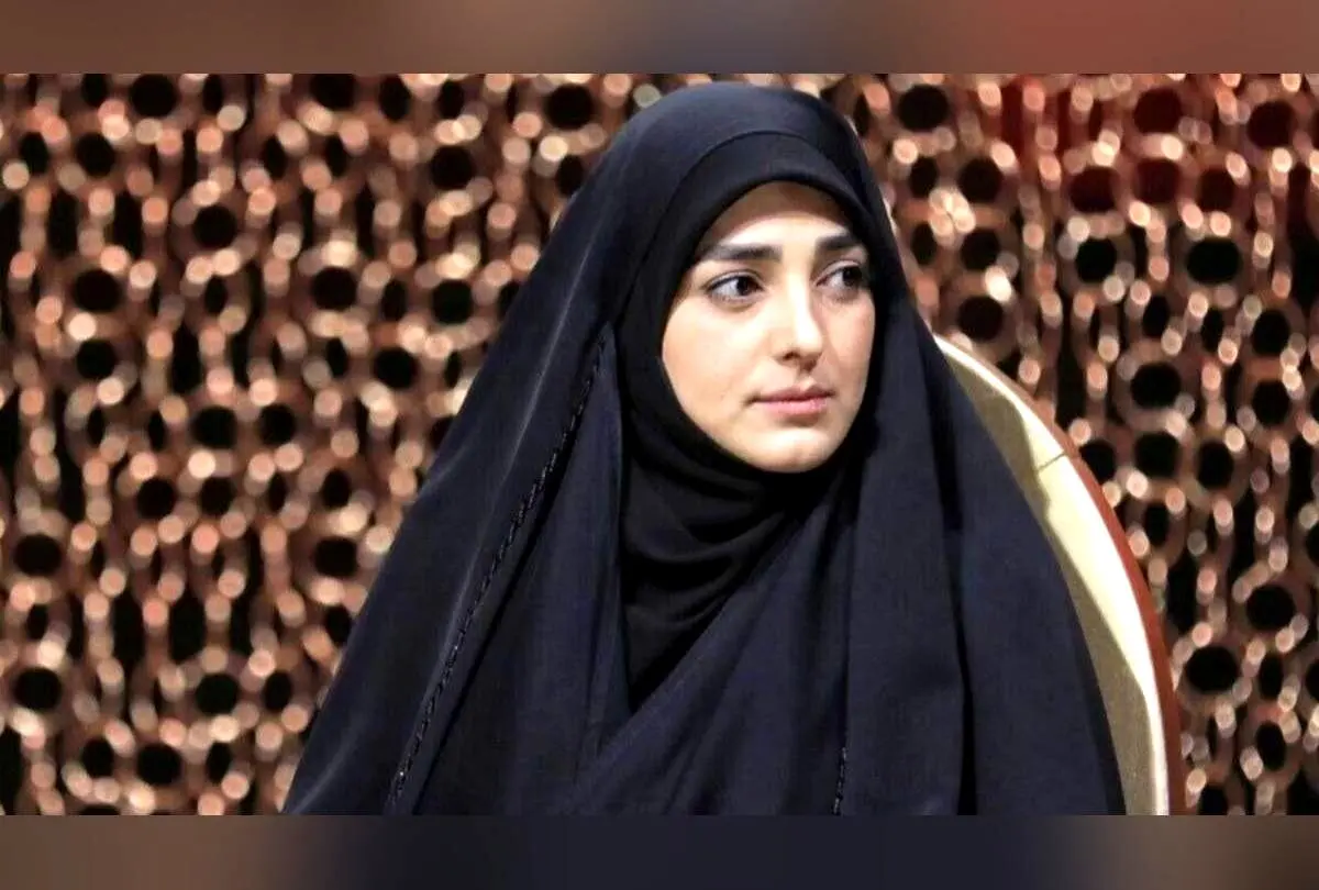 ستاره سادات قطبی در حال رخت‌پوشیدن باحال در شب بعد از سرکار؛ لحظه‌ای خاص در استوری اینستاگرام