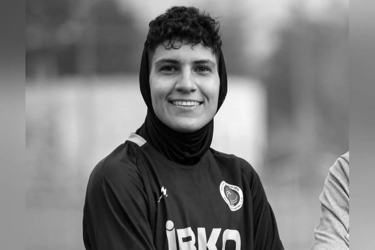 مراسم بزرگداشت ملیکا محمدی: قاب عکس‌هایی که جای خالی او را فریاد می‌زنند