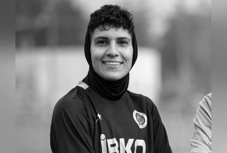 مراسم بزرگداشت ملیکا محمدی: قاب عکس‌هایی که جای خالی او را فریاد می‌زنند