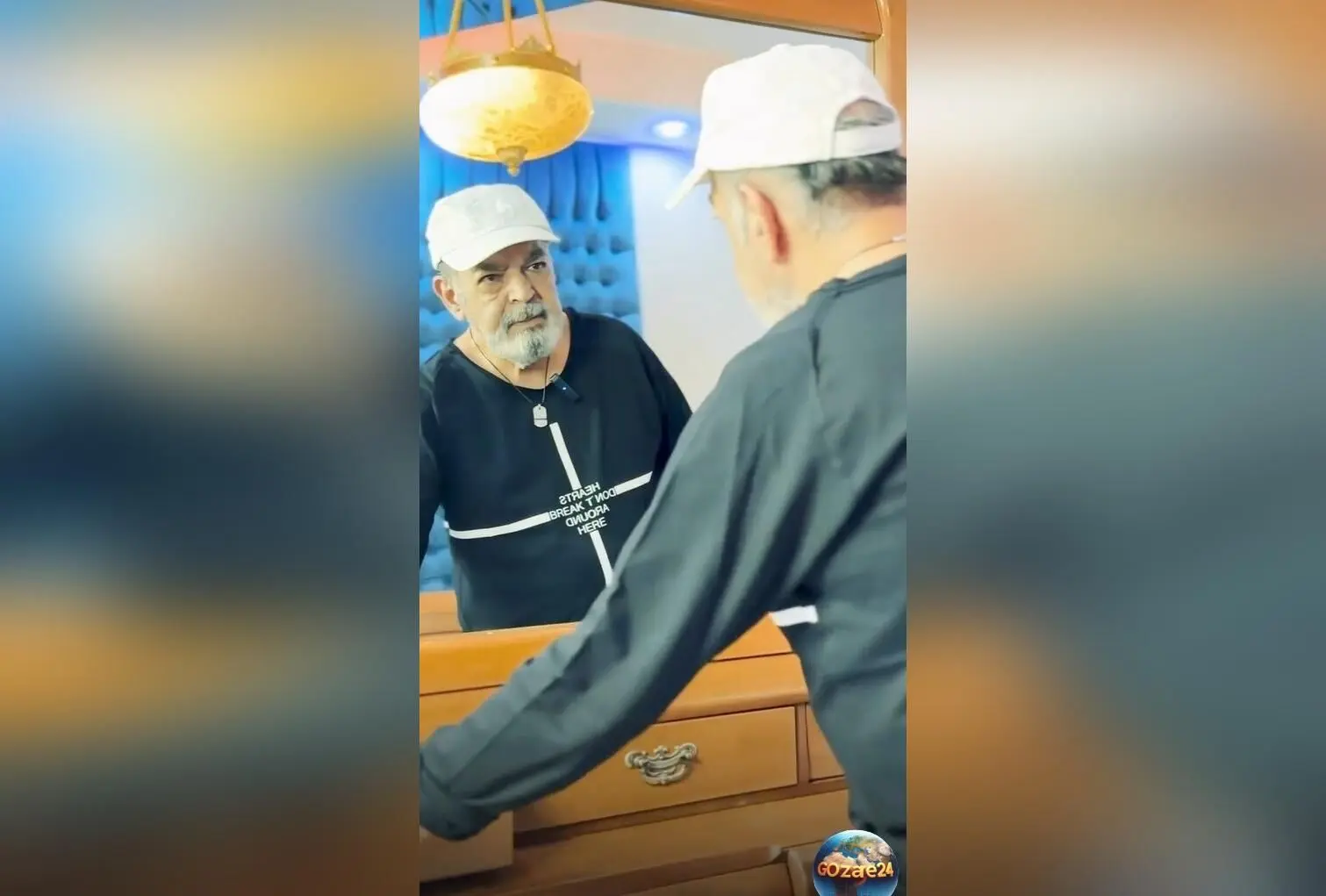 تصاویر و بررسی کامل چیدمان و دکوراسیون لوکس اتاق خواب حمید لولایی بازیگر شفرونی | لوستر، پرده‌های آبی و نورپردازی منحصربه‌فرد
