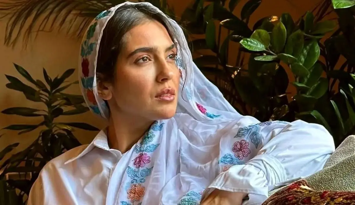 عکس عاشقانه و احساسی مونا کرمی و مادرش؛ لحظه‌ای خاص از رابطه مادر و دختر