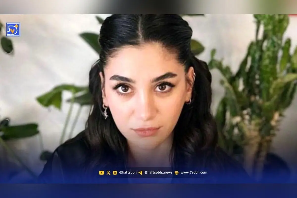 ستاره ترک آکباش با انتشار عکس، خبر ازدواجش را اعلام کرد | بیوگرافی و زندگی شخصی بازیگر مشهور ترکیه