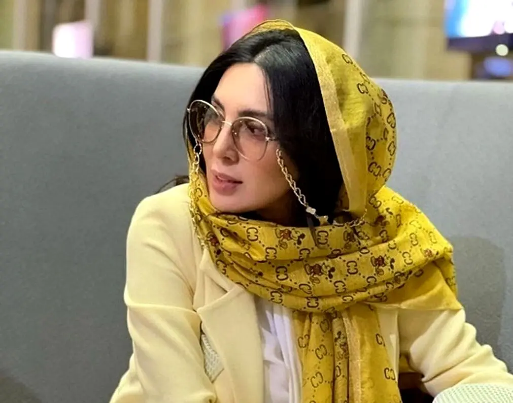 شباهت حیرت‌انگیز لیلا بلوکات با خواهرش نوشا؛ عین سیبی که از وسط نصف شده است!