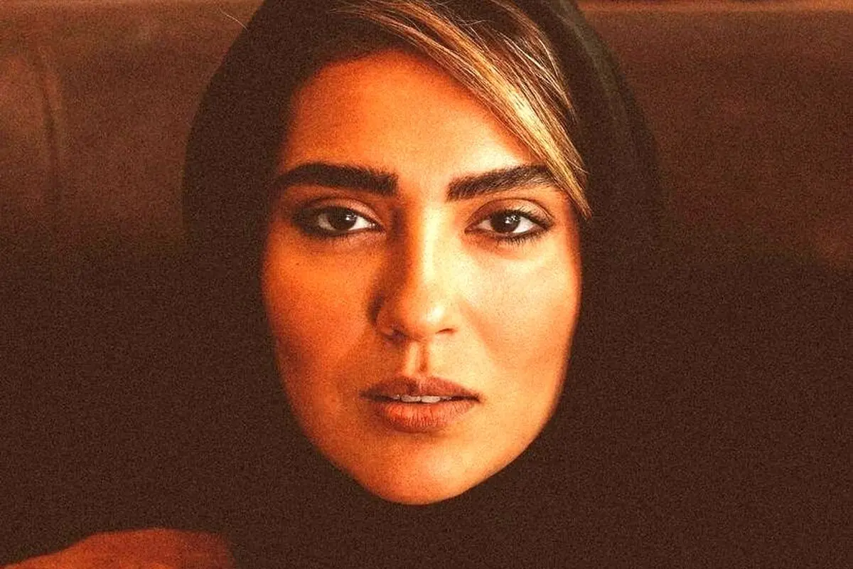 تصاویر لو رفته از گریه‌های بی‌امان مونا کرمی؛ ترس و احساسات عمیق بازیگر محبوب ایرانی