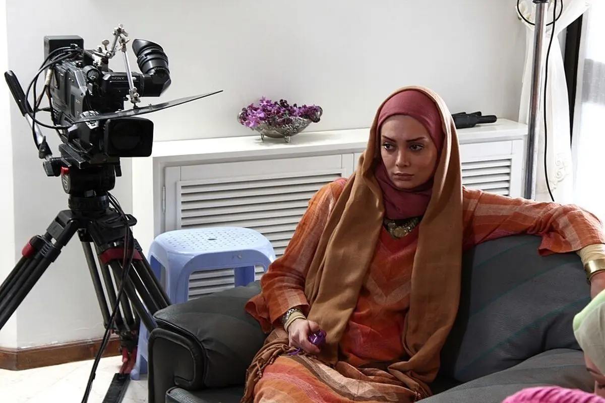 نگار فروزنده با ظاهر جدید در فیلم «دایناسور» توجه کاربران را جلب کرد
