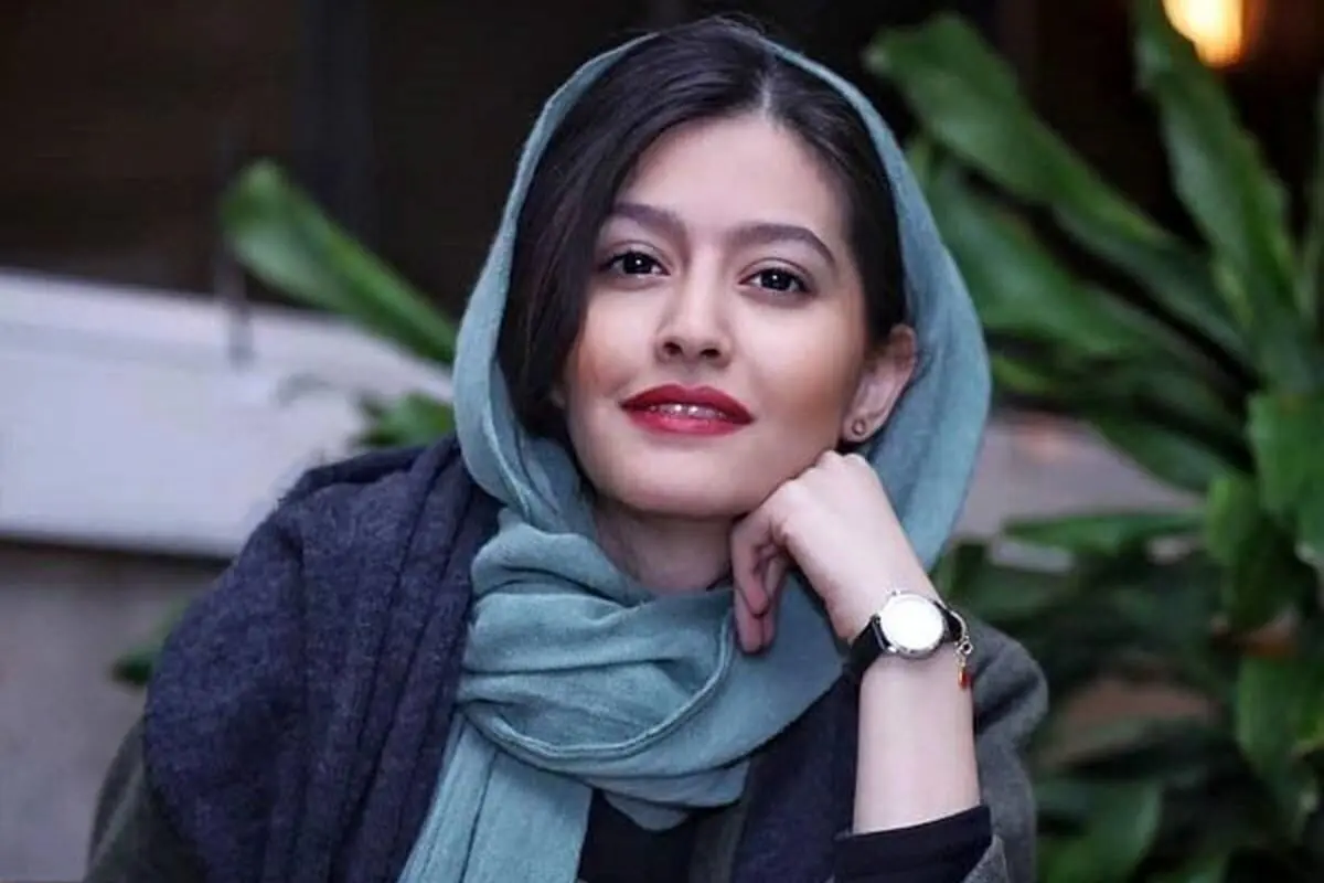 طراحی مدرن و رویایی خانه پردیس احمدیه با دکوراسیون جذاب، گربه بامزه و بالکنی خاص