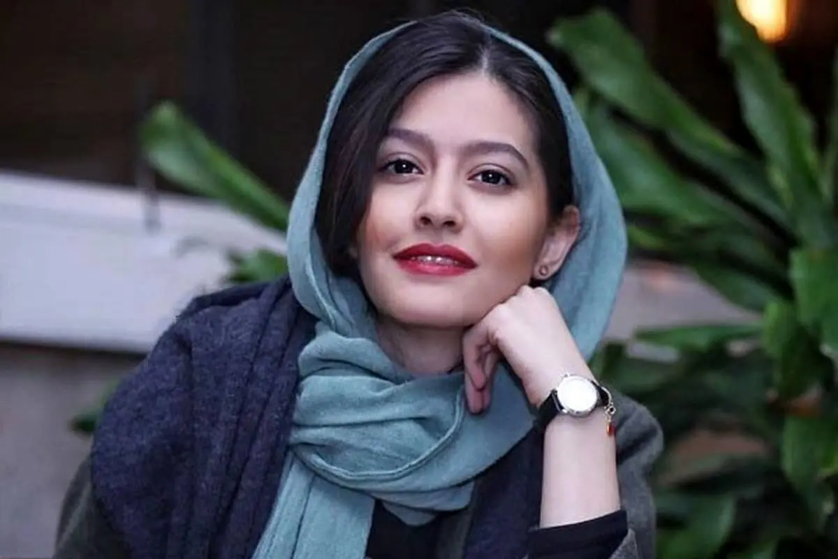 طراحی مدرن و رویایی خانه پردیس احمدیه با دکوراسیون جذاب، گربه بامزه و بالکنی خاص