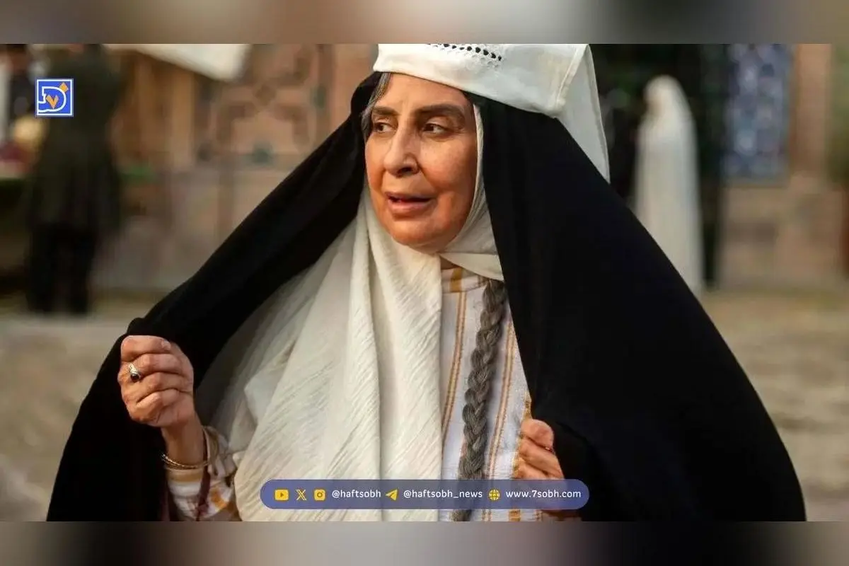 تصاویر لوکس و دیدنی از خانه مرجانه گلچین با نقاشی‌های ایرانی، مبلمان مدرن و فرش‌های دستبافت ابریشم