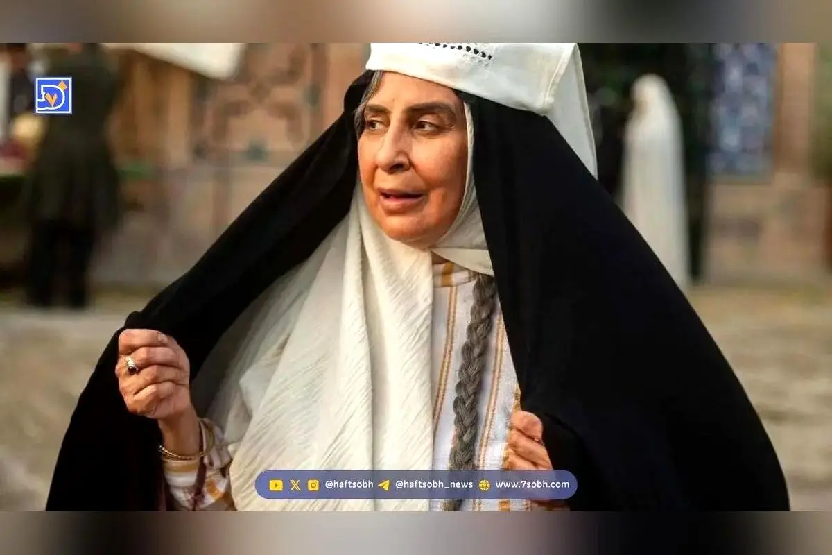 تصاویر لوکس و دیدنی از خانه مرجانه گلچین با نقاشی‌های ایرانی، مبلمان مدرن و فرش‌های دستبافت ابریشم