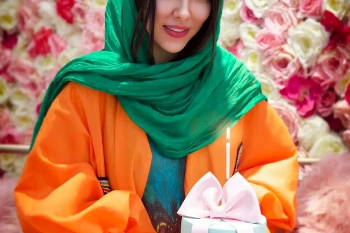 لیلا اوتادی در لباس سفید شیک و جذاب در ماشین؛ دلبری و ژست پرعشوه ستاره سینما در جدیدترین تصویر اینستاگرامی