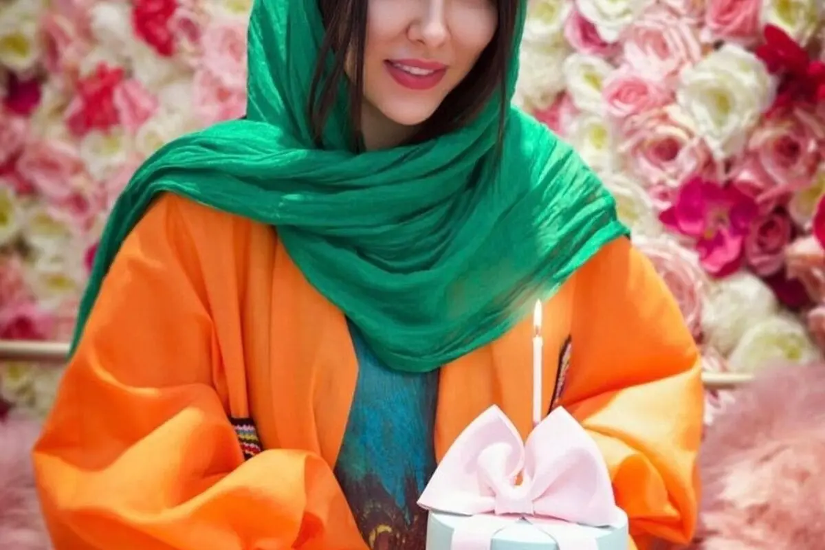 لیلا اوتادی در لباس سفید شیک و جذاب در ماشین؛ دلبری و ژست پرعشوه ستاره سینما در جدیدترین تصویر اینستاگرامی