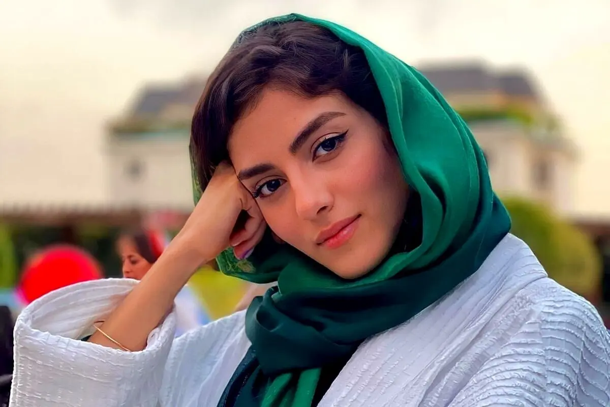 جشن تولد خودمانی پردیس پورعابدینی با هدیه‌های نفیس، کیک‌های خاص و لحظات خاطره‌انگیز!