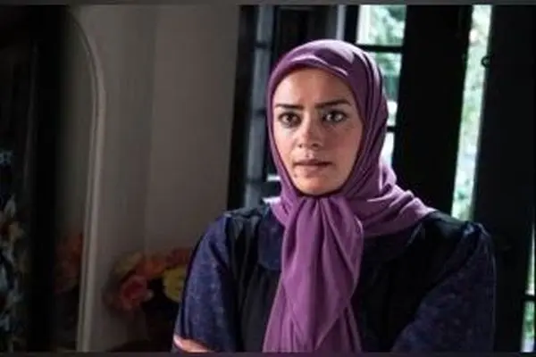 خانه ساده و معمولی خانم الهام چرخنده با زیورهای جذاب در سریال آوای باران