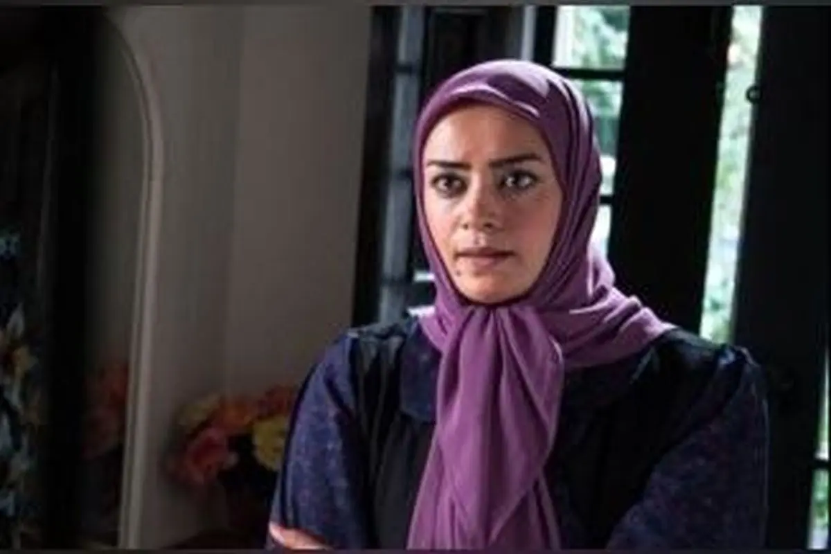 خانه ساده و معمولی خانم الهام چرخنده با زیورهای جذاب در سریال آوای باران