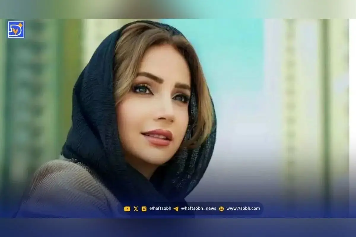 تصویرگر لوکس و باشکوه خانه شبنم قلی‌خانی؛ طراحی داخلی تلفیقی کلاسیک و مدرن با مبلمان طلایی و جزئیات هنری
