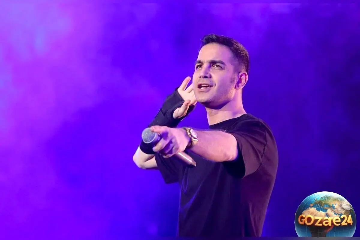 عکس‌العمل جالب محسن یگانه در حین اجرای آهنگ «تو کنسرت»: لحظه‌ای خنده و عطسه غیرمنتظره