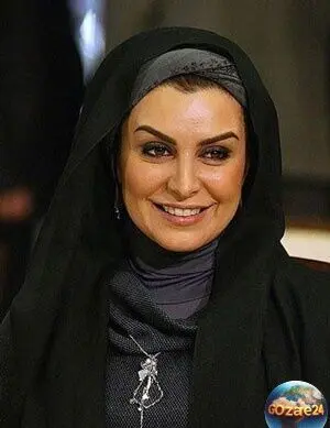 ماه‌چهره خلیلی پس از بازگشت از مکه در کنار بنر خیرمقدم + عکس لباس احرام و یادبودی از روحش شاد