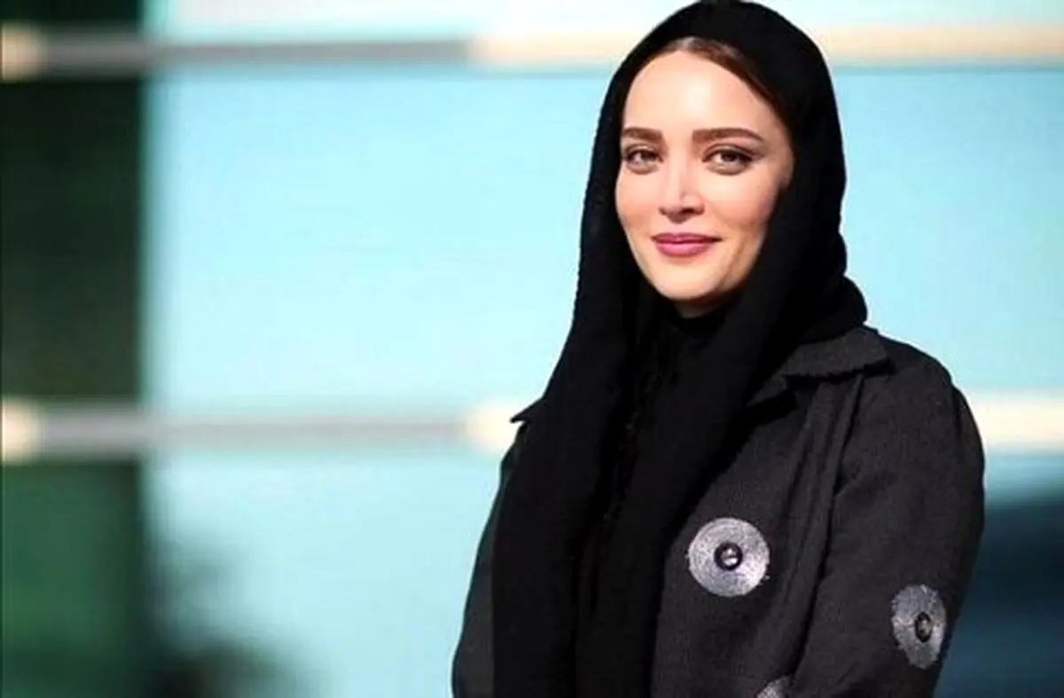 تصویر داخلی خانه بهنوش طباطبایی با تابلوی رنگین و معنای عمیق «تفرد» در کنار عکس جدید بازیگر محبوب ایرانی