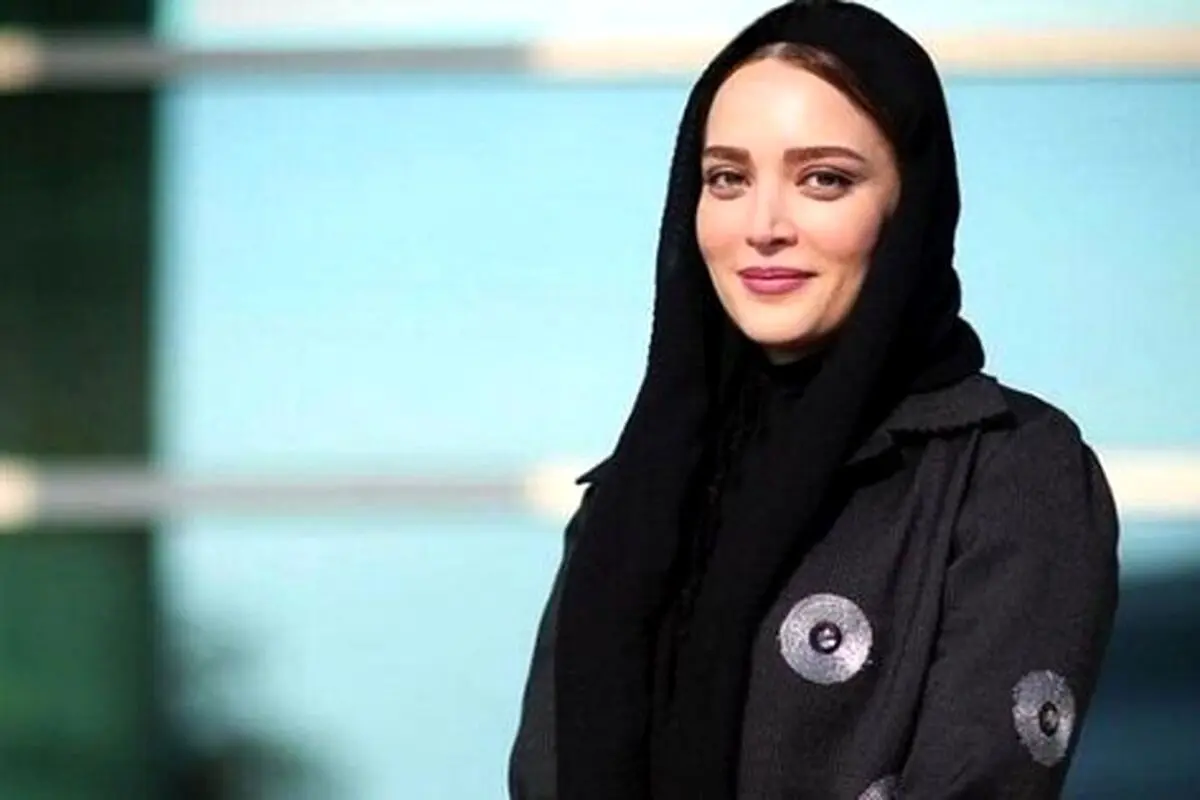 تصویر داخلی خانه بهنوش طباطبایی با تابلوی رنگین و معنای عمیق «تفرد» در کنار عکس جدید بازیگر محبوب ایرانی