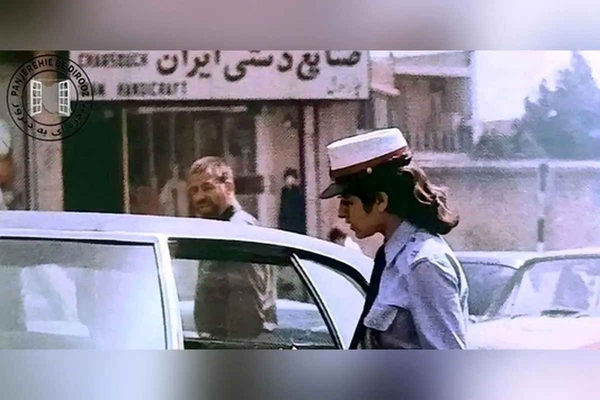 عکسهای نوستالژیک دهه ۵۰ و ۸۰ ایران؛ خاطراتی متفاوت از علی پروین، پلیس تهران و جوانان تهران در سالهای گذشته