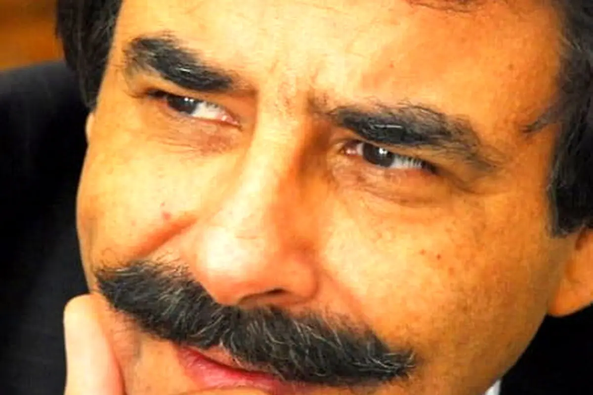 بداهه خوانی علیرضا افتخاری در برنامه سرزمین شعر
