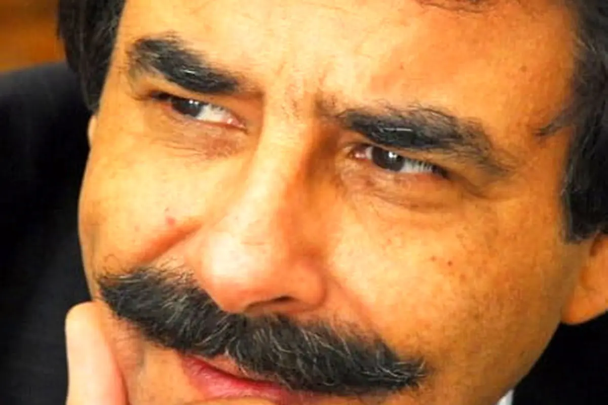 بداهه خوانی علیرضا افتخاری در برنامه سرزمین شعر