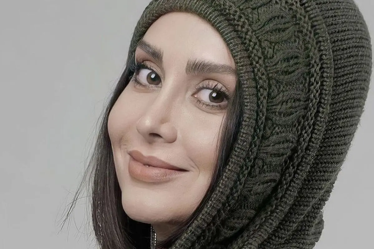 مدل پاییزی مریم خدارحمی با بافت متفاوت و گل من گلی | استایل خاص و متفاوت در فصل پاییز