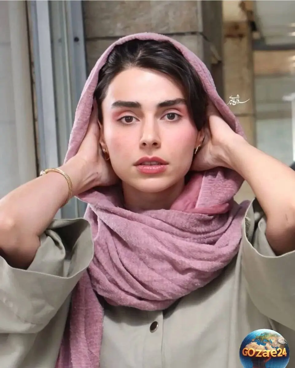 لاله مرزبان در ترافیک و سلفی‌های خاص با پز گوشواره‌های منحصر به فرد!