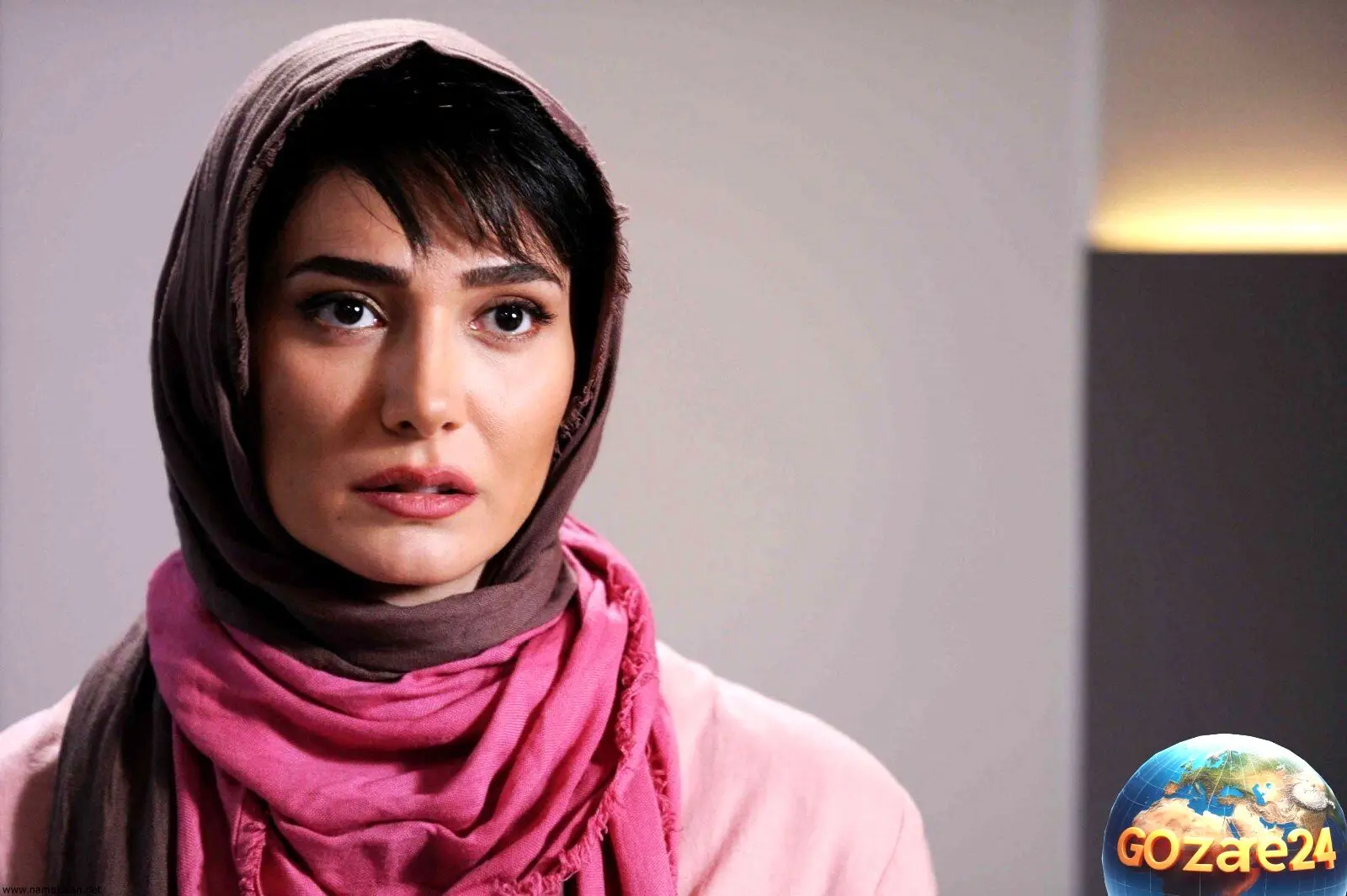 ژست متفکرانه مینا وحید در ماشین لوکس و خارجی؛ عکس جدید بازیگر در اینستاگرام با حال و هوای خاص